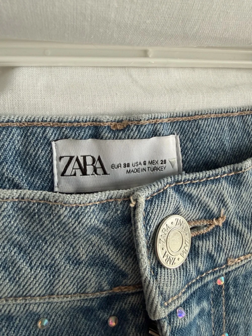 Zara Embellished Straight Leg Jeans size 6 - Picture 2 of 5